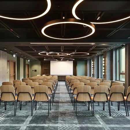 מלון Four Points By Sheraton 4*