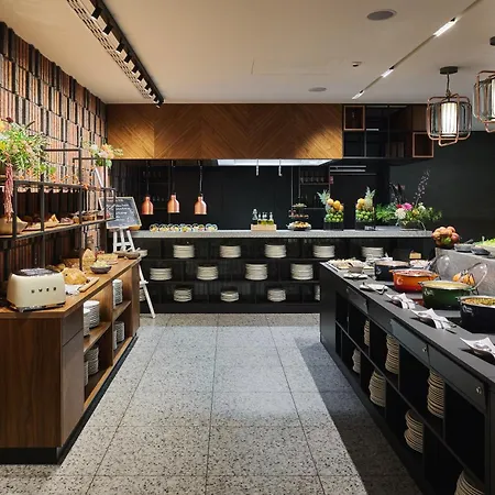 Отель Four Points By Sheraton Вроцлав